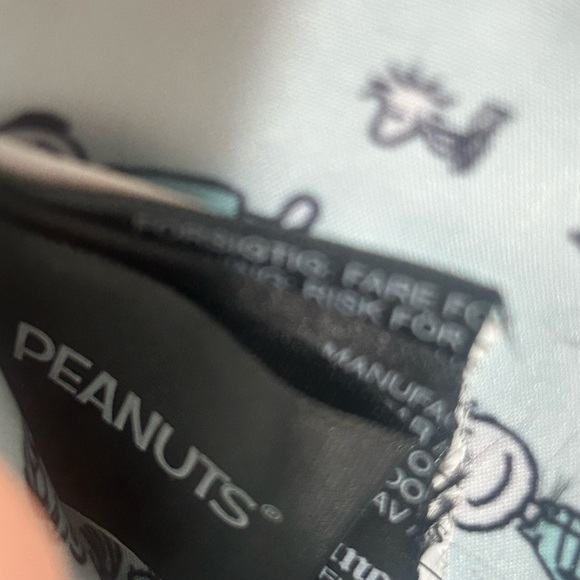 Loungefly Wallet Peanuts All Over Print Zip Around Snoopy Charlie Brown Holiday - Picture 8 of 9